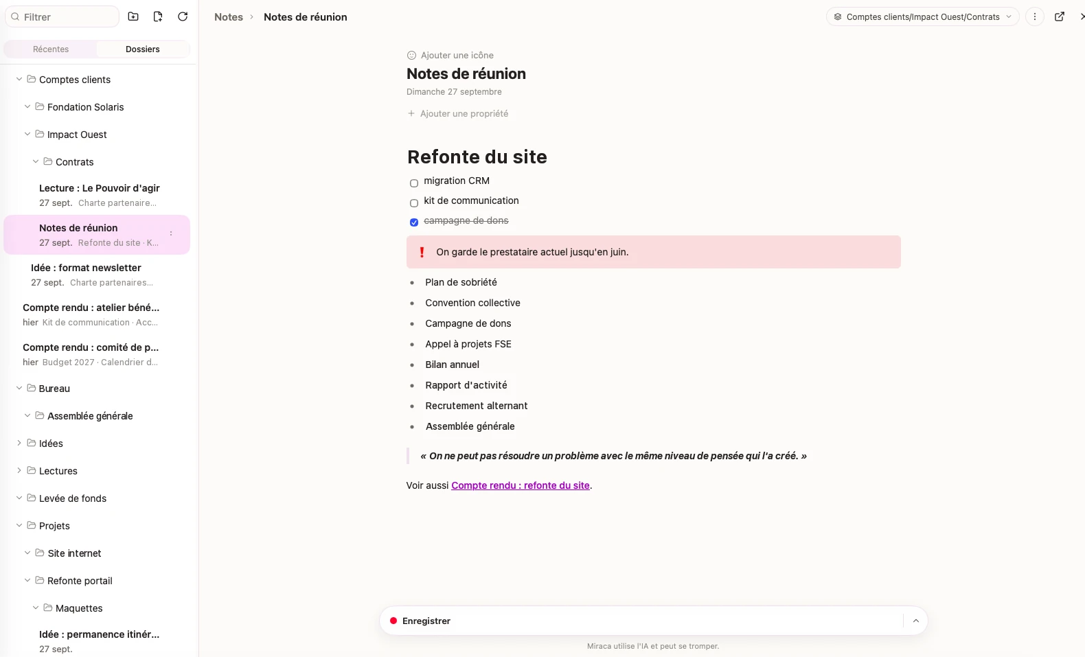 L'éditeur de notes de Miraca sur Mac : à gauche, les dossiers et sous-dossiers (Comptes clients, Bureau, Projets) ; à droite, une note avec cases à cocher, un encadré, une liste, une citation et un lien vers une autre note.